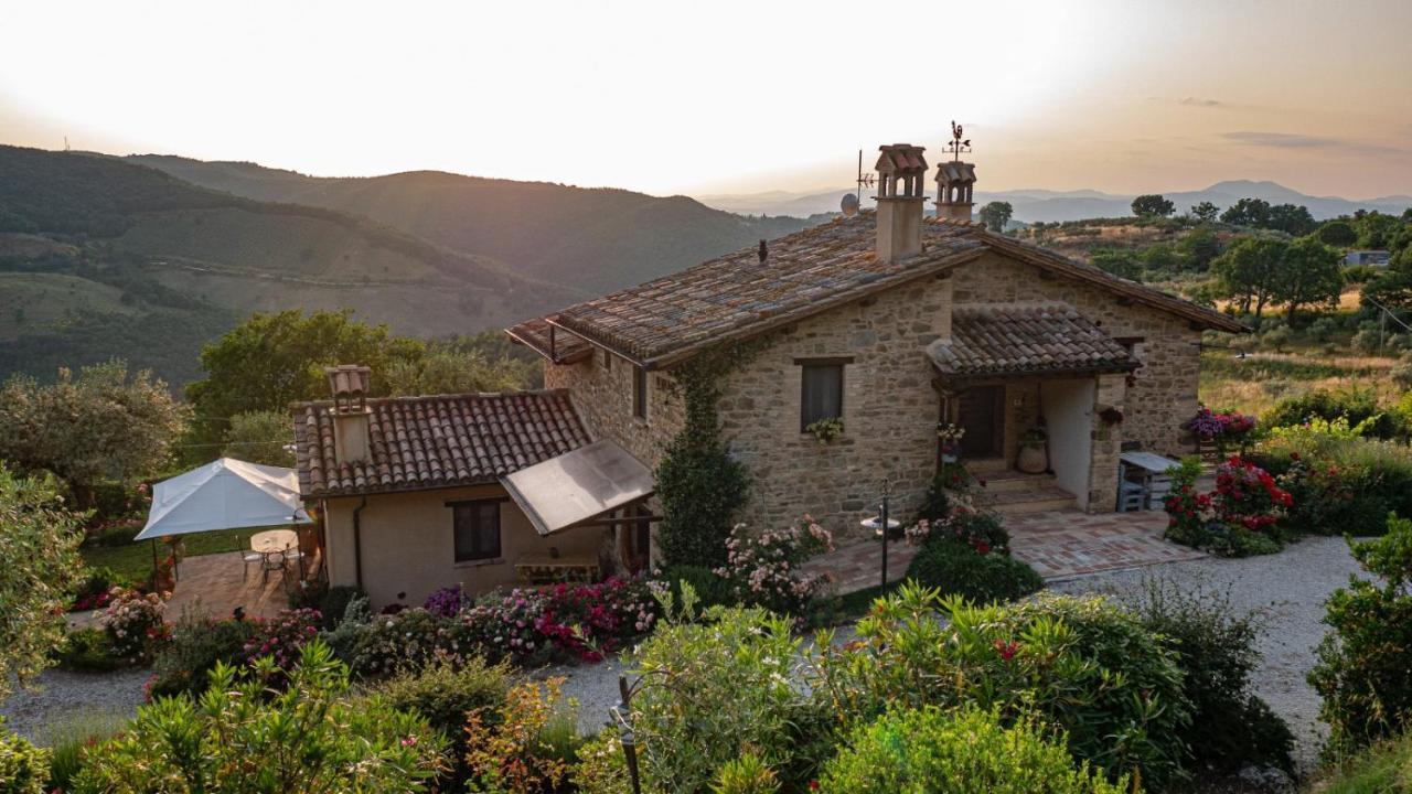 Il Casale Di Fiore Cannara Ngoại thất bức ảnh